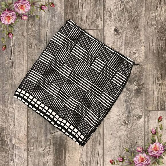 Anne Klein Dresses & Skirts - MAKE‎ AN OFFER ;) Fashion black and white skirt